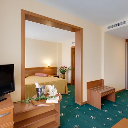 Hotel Palas Mamaia Kültér fotó