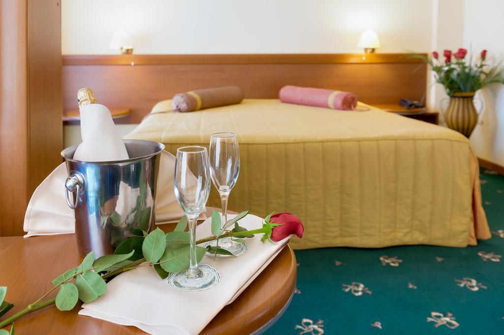 Hotel Palas Mamaia Szoba fotó